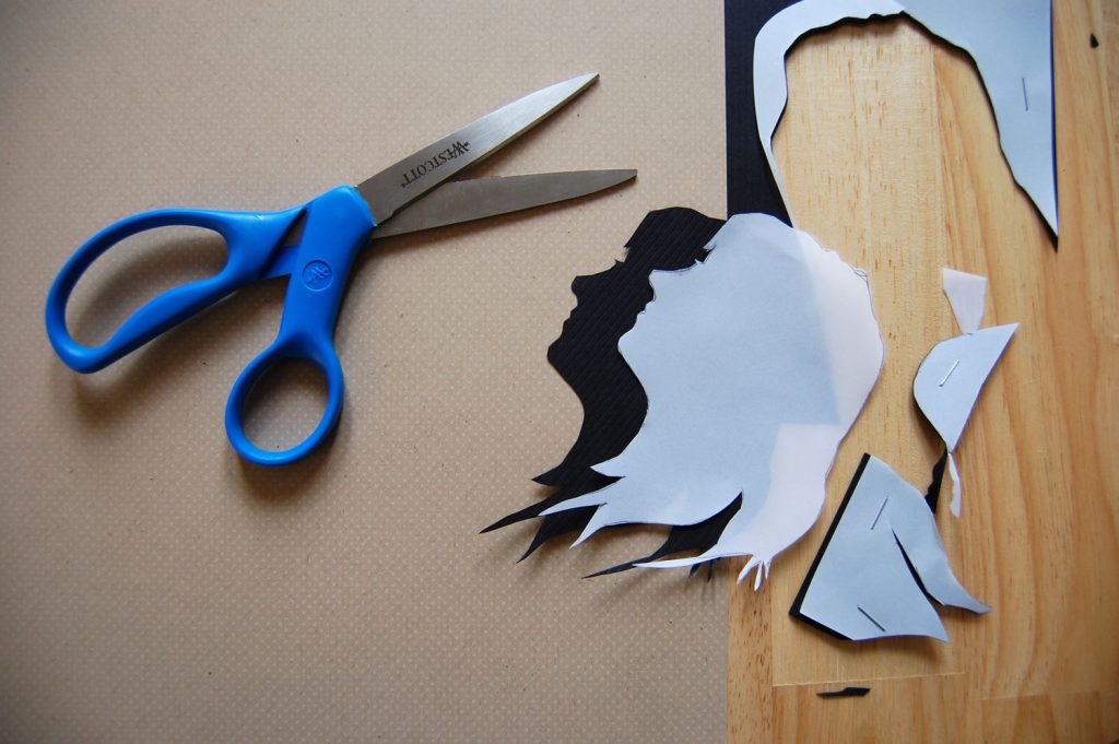 ✂️ Как вырезать трафареты на окна без ошибок